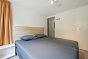 Schlafzimmer des Ferienhauses fr 9 Personen in Dishoek