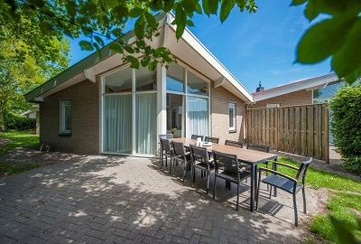 Ein Ferienhaus fr 10 Personen in Domburg